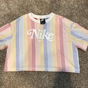 Nike boxy retro crop top